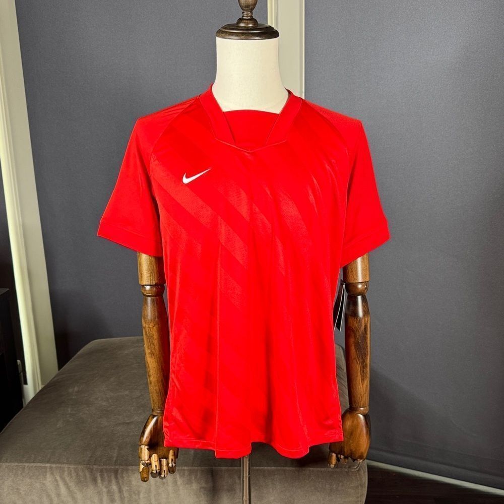 Nike Men’s Red Short Sleeve Challenge lll Jersey
LARGE Dri-Fit BV6705-657 NWT